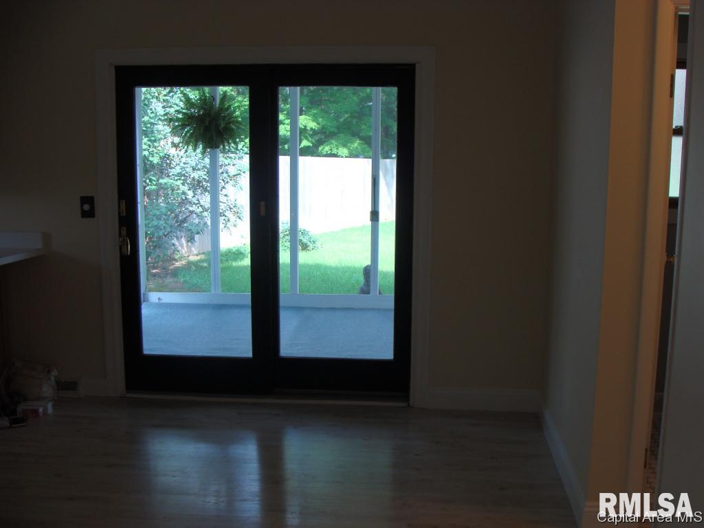 808 Randolph Court Springfield, IL 62702 - Photo 9 of 18