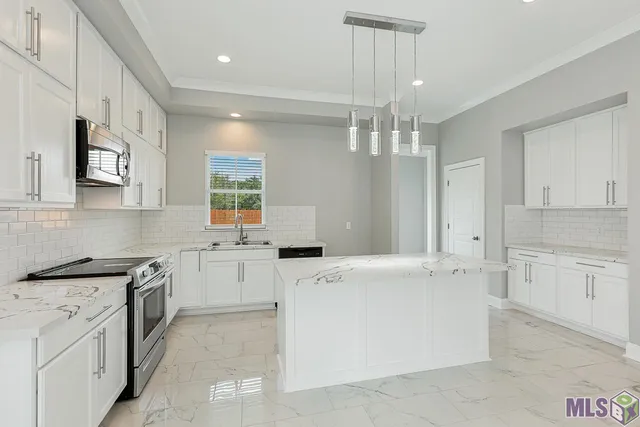 $2,295 | 15513 Fields Creek Avenue, Baton Rouge, LA 70816