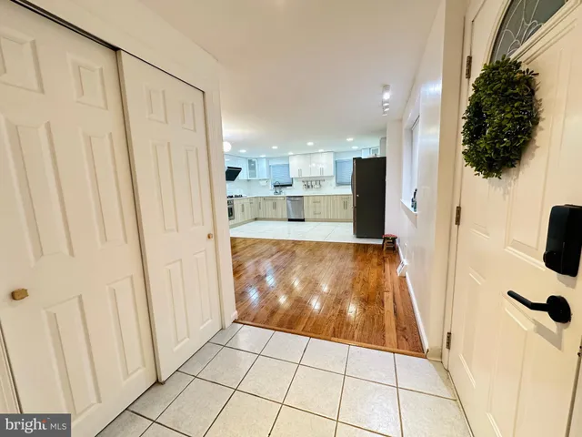 $2,500 | 813 Arnold Street, Philadelphia, PA 19111