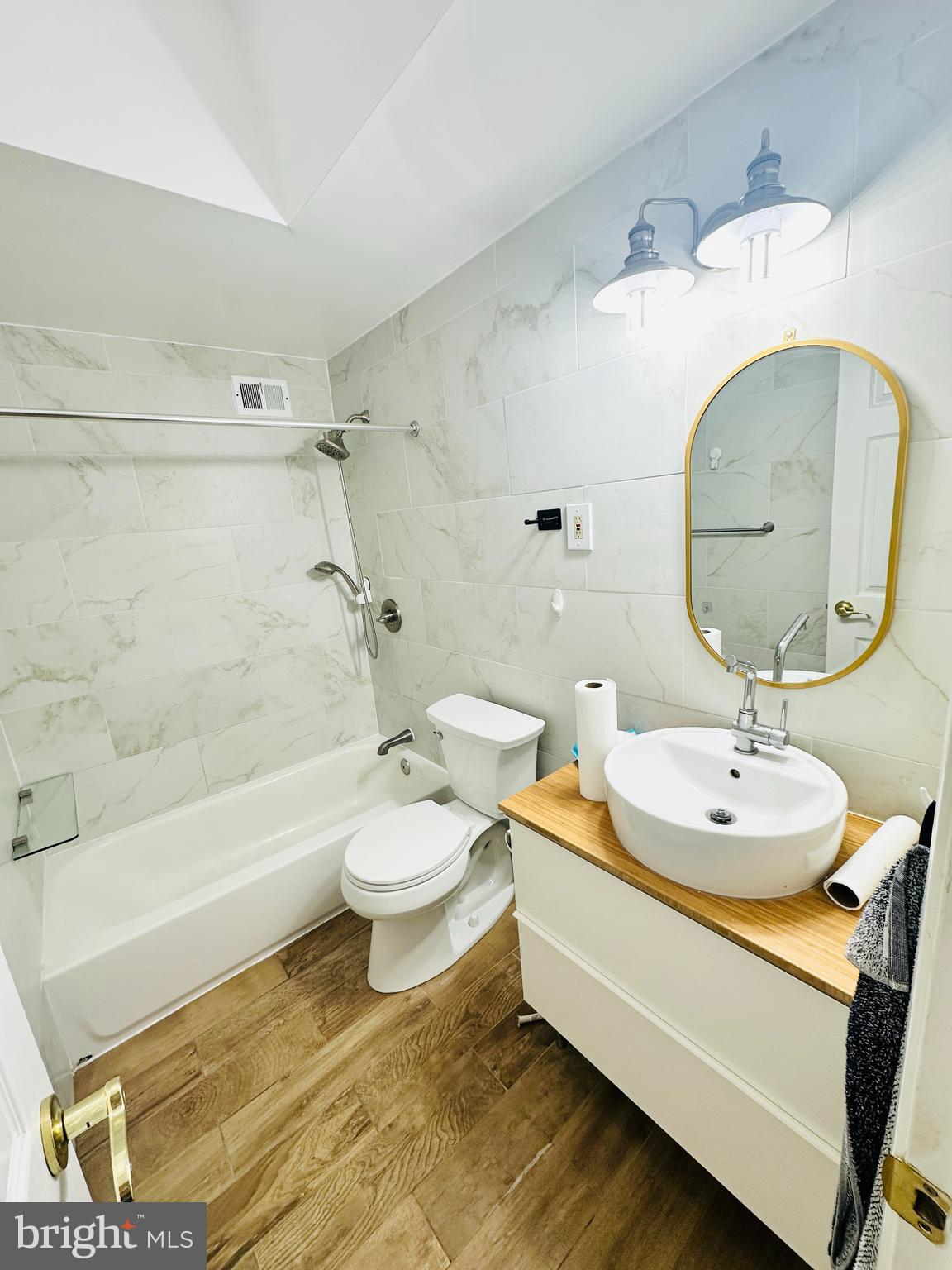 813 Arnold Street Philadelphia, PA 19111 - Photo 7 of 21