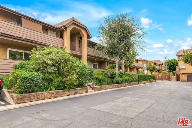 $458,000 | 14823 Sherman Way, Unit 4, Van Nuys, CA 91405