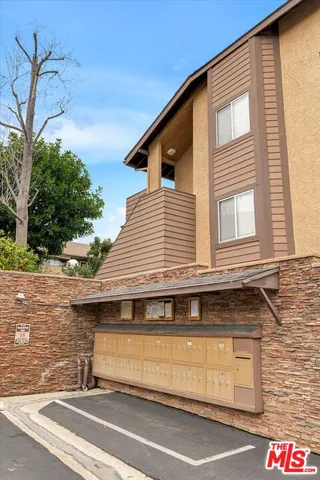 $458,000 | 14823 Sherman Way, Unit 4, Van Nuys, CA 91405