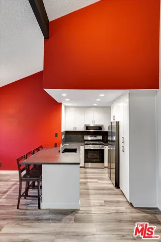 $458,000 | 14823 Sherman Way, Unit 4, Van Nuys, CA 91405