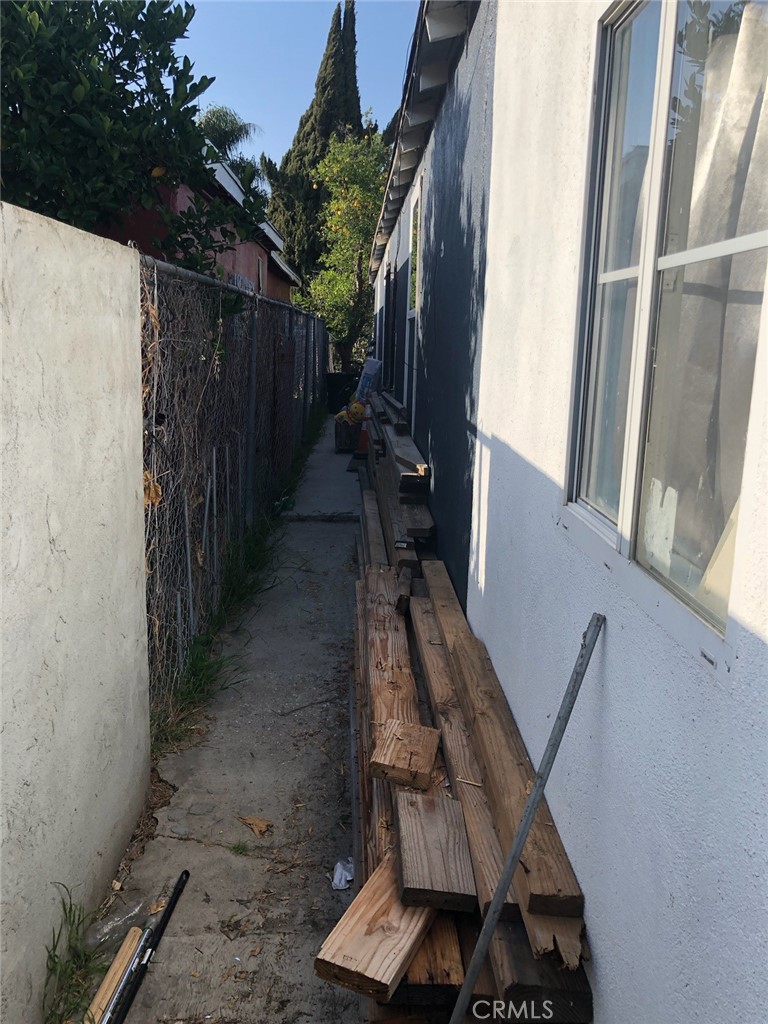 1512 West 152nd Street Compton, CA 90220 - Photo 12 of 14 a view of outdoor space and deck