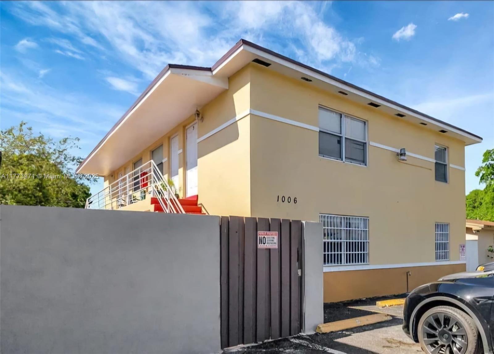 1006 10th Street, Unit 3 West Palm Beach, FL 33401 - Photo 1 of 15