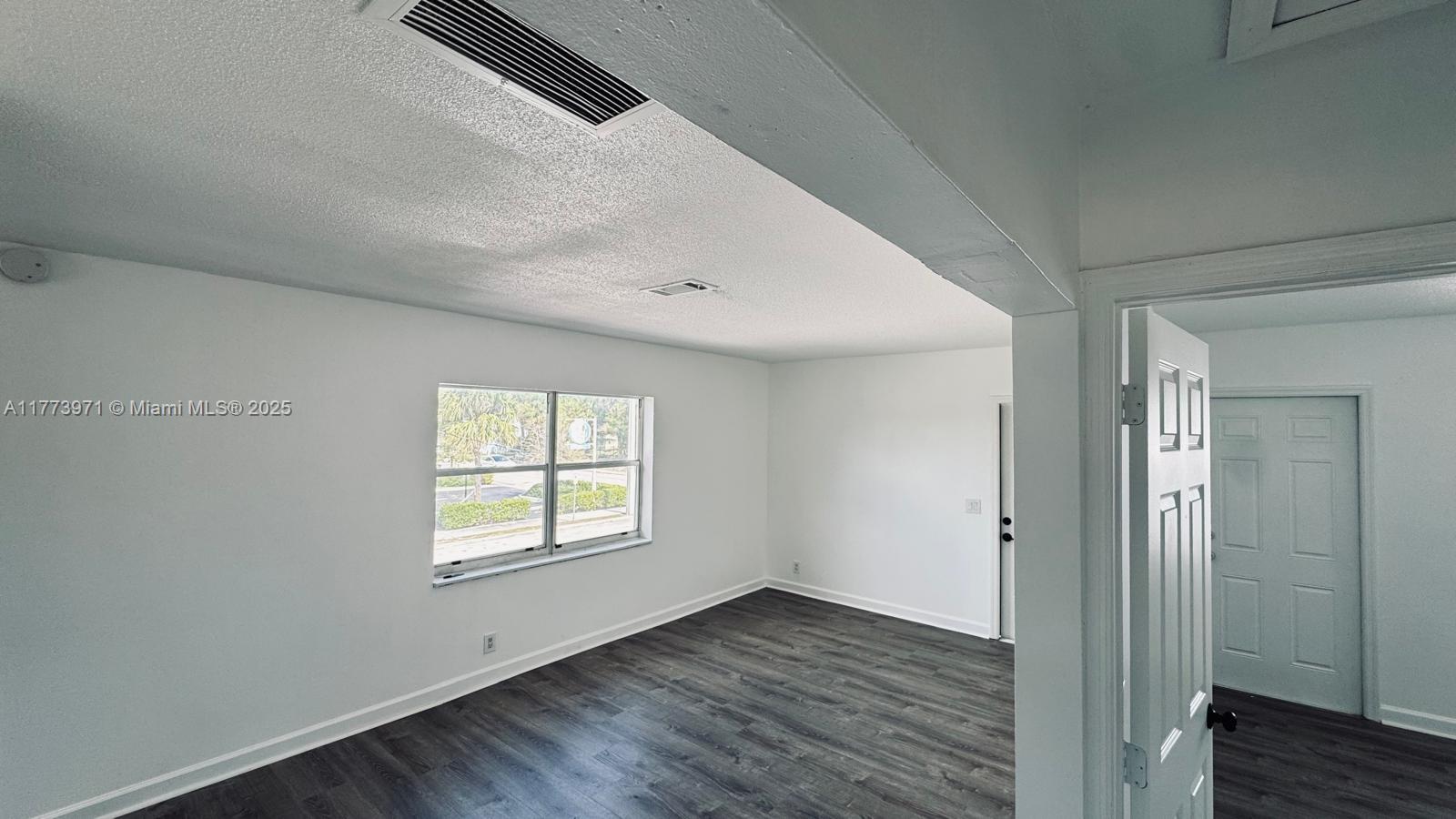 1006 10th Street, Unit 3 West Palm Beach, FL 33401 - Photo 5 of 15