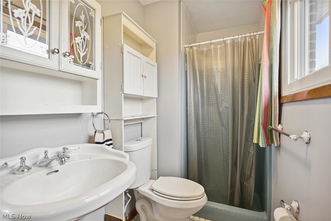403 Harris Road Richmond Heights, OH 44143 - Photo 19 of 35 Full Bath