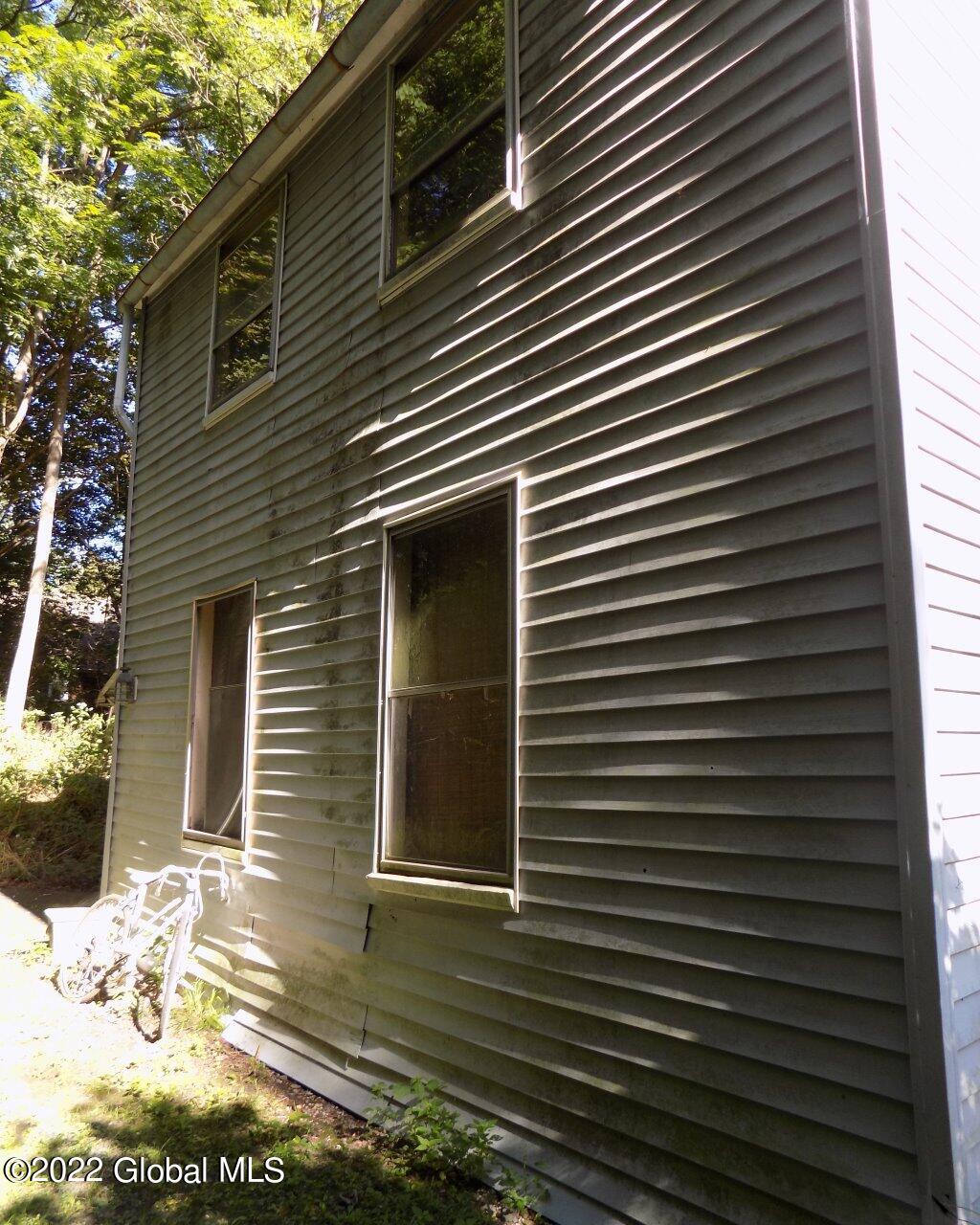 32 Northampton Road Amsterdam, NY 12010 - Photo 4 of 98 DSCN7171