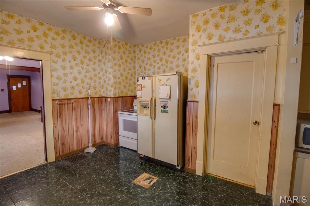 601 Biddle Street Gillespie, IL 62033 - Photo 12 of 30