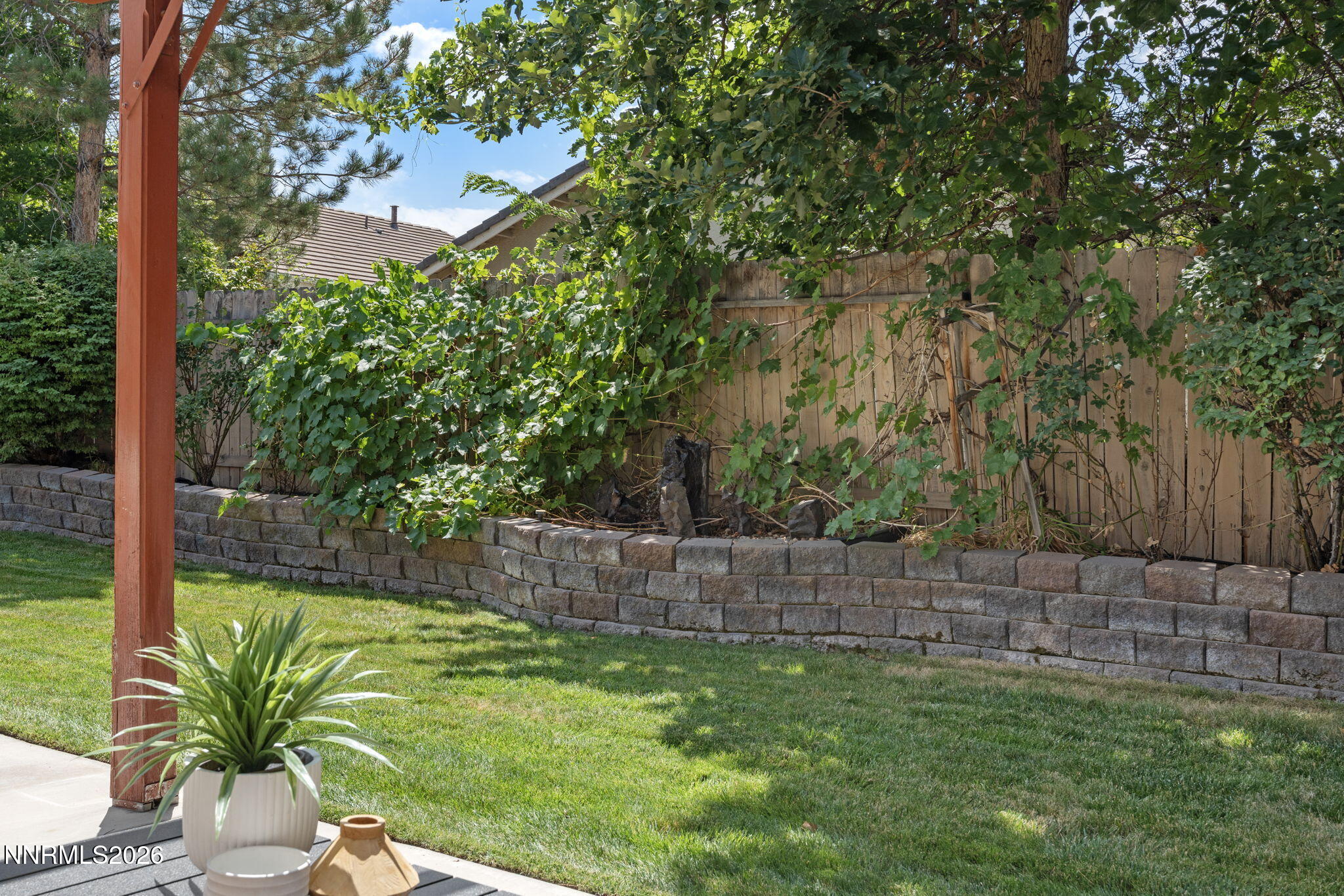 10063 Kentfield Place Reno, NV 89521 - Photo 31 of 38 Backyard/Fountain