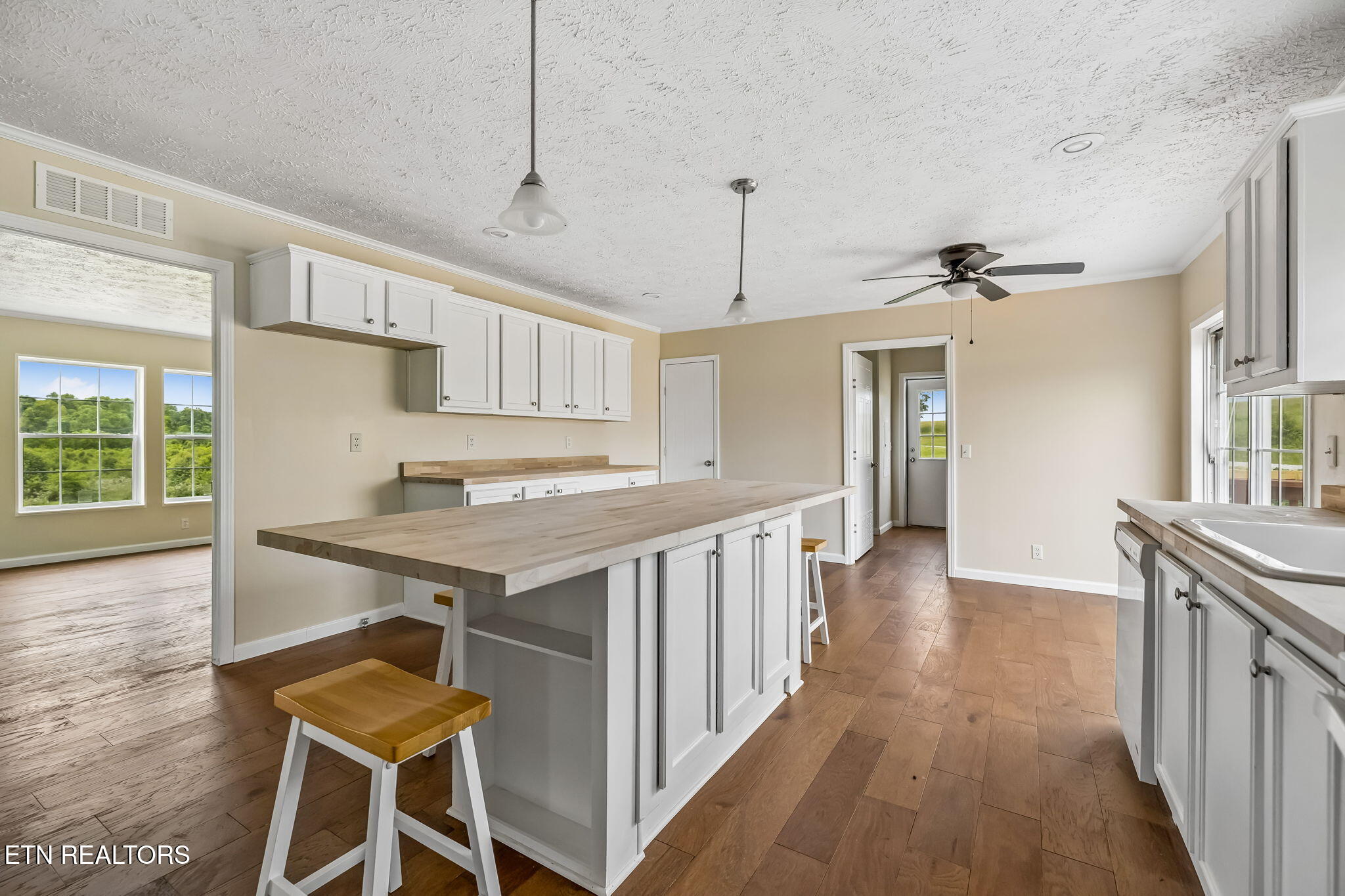 550 Head Of Creek Road Sweetwater, TN 37874 - Photo 16 of 37 Kitchen
