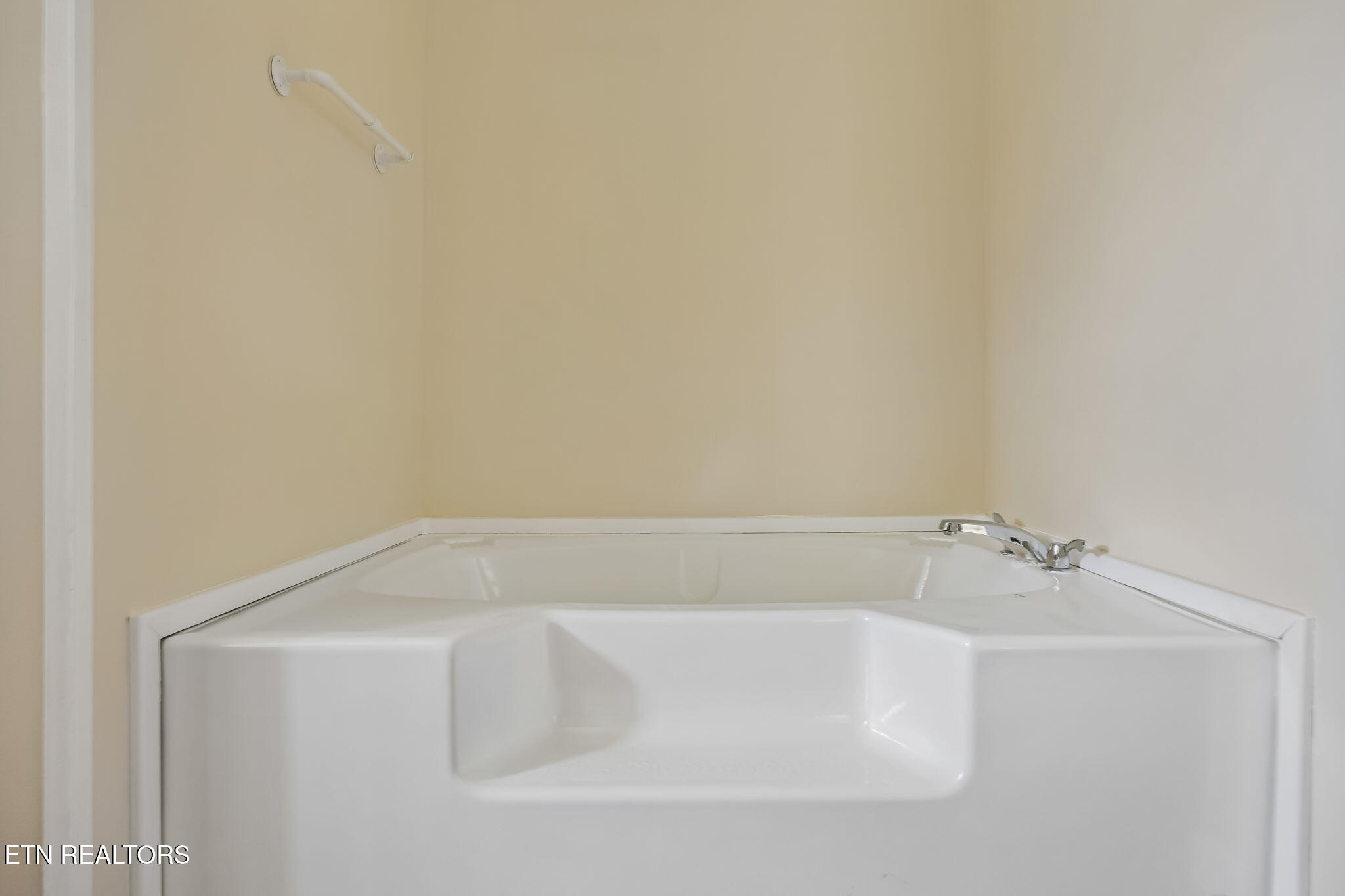 550 Head Of Creek Road Sweetwater, TN 37874 - Photo 25 of 37 Master Bath