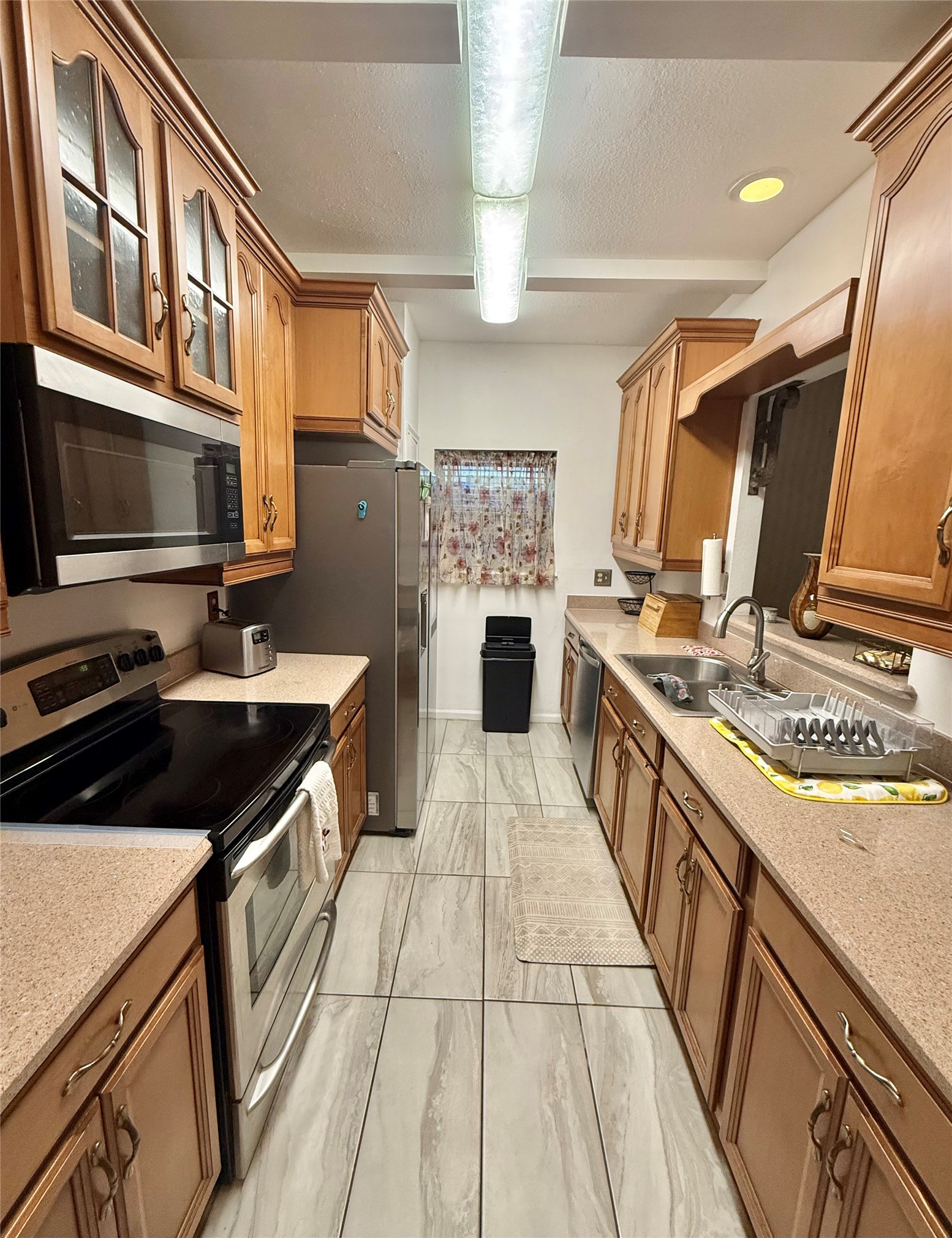 6000 Reims Road, Unit 3010 Houston, TX 77036 - Photo 5 of 28 Updated Kitchen