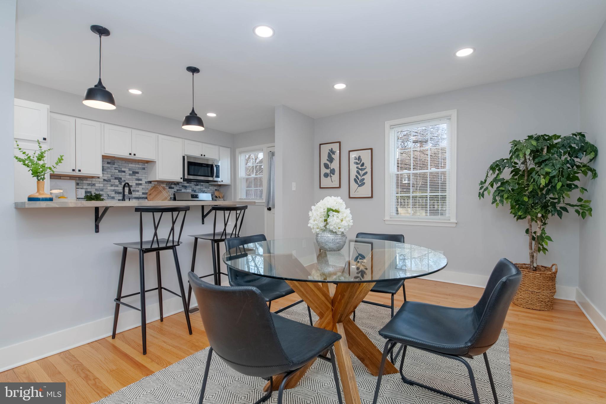 Dining area with buffet bar.