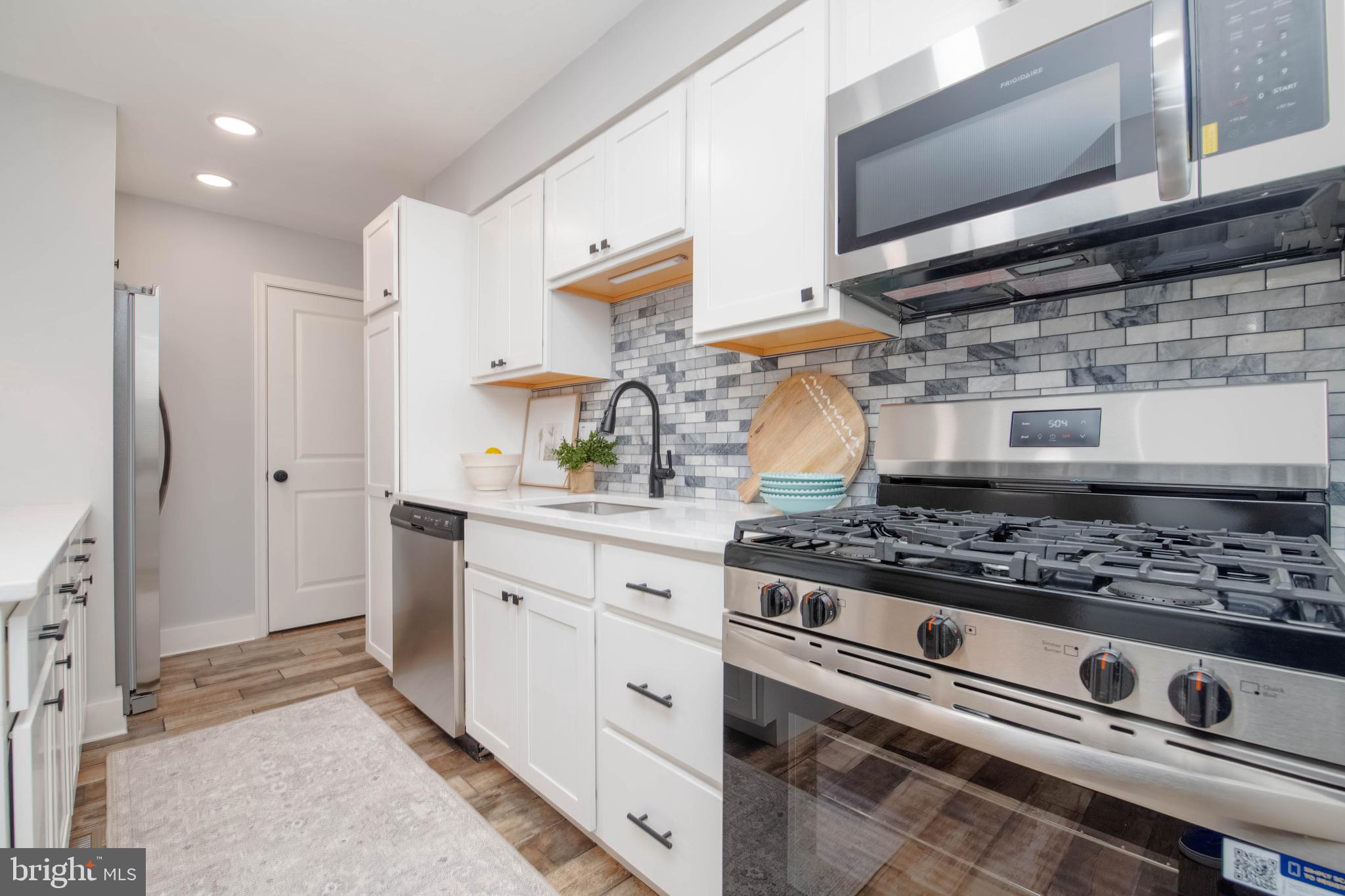 136 Dumbarton Road Baltimore, MD 21212 - Photo 9 of 42 Even room for a pantry in this well designed kitch