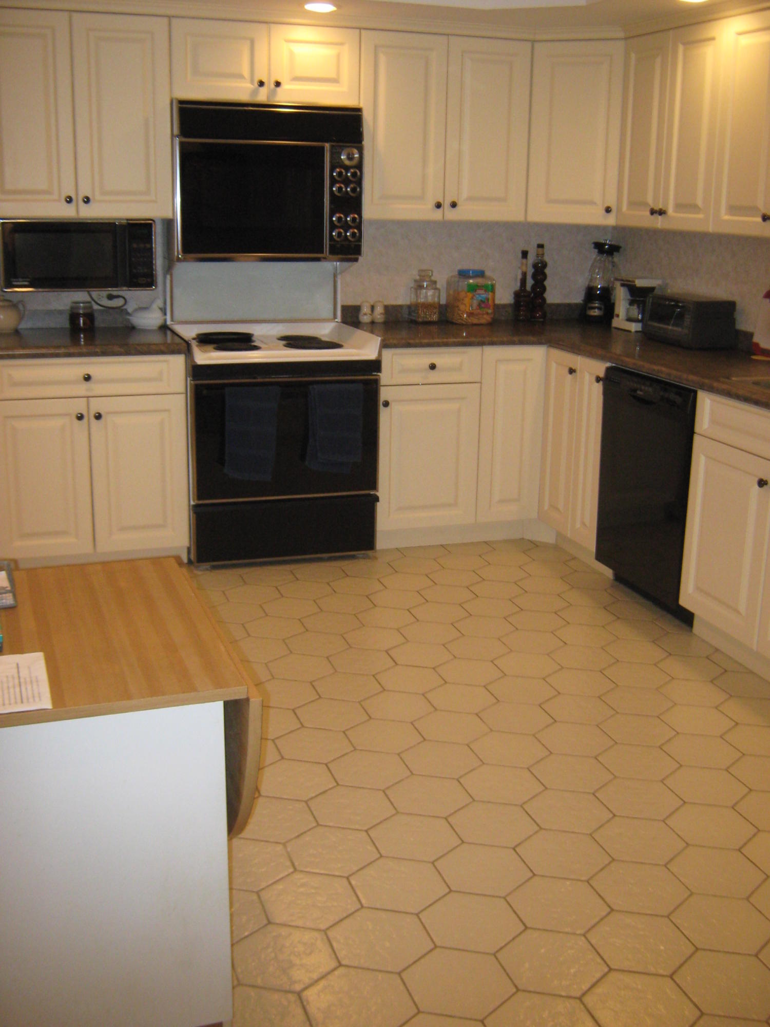 200 South Beach Road, Unit 102 Tequesta, FL 33469 - Photo 15 of 33 Kitchen