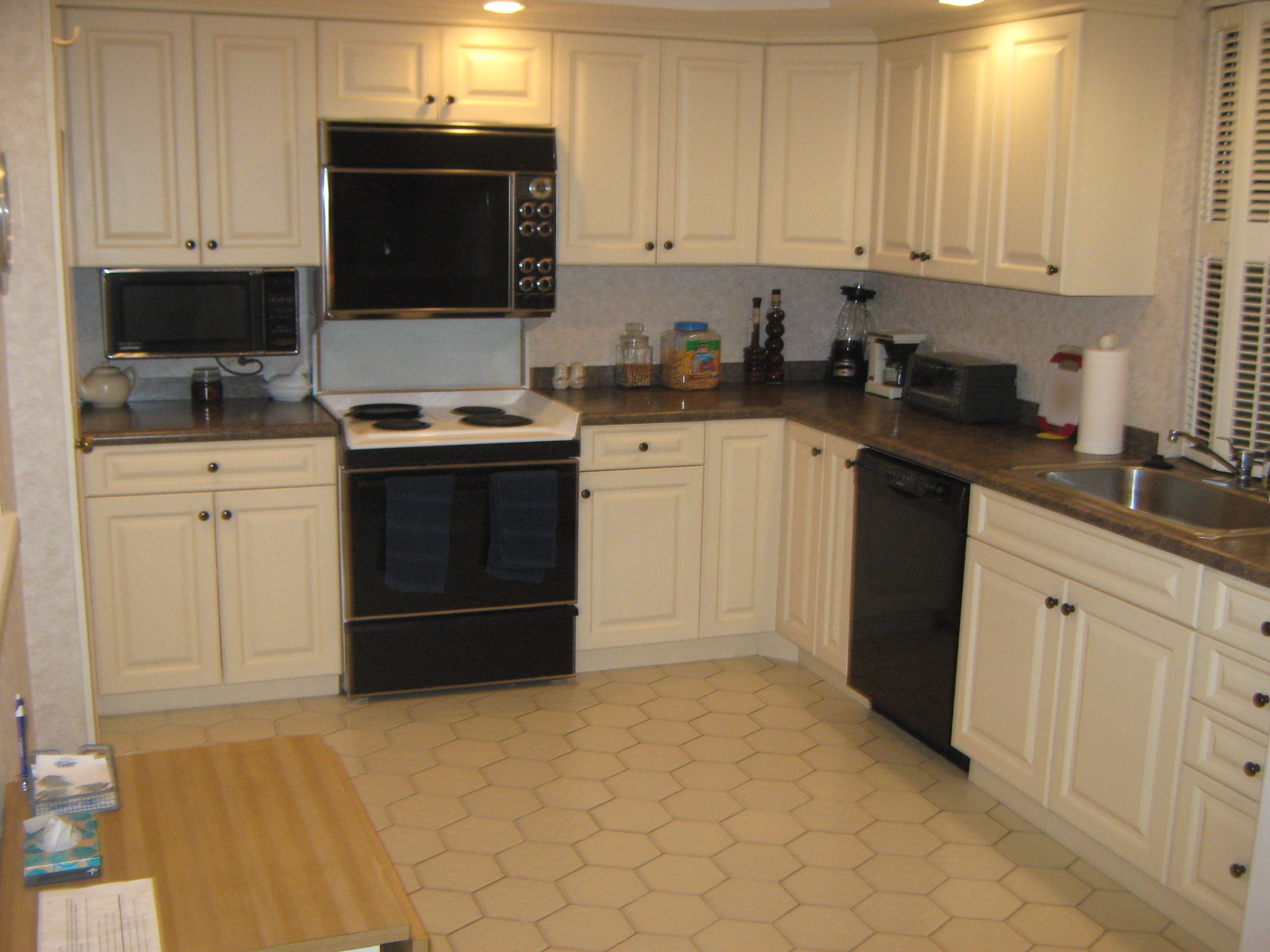 200 South Beach Road, Unit 102 Tequesta, FL 33469 - Photo 16 of 33 Kitchen