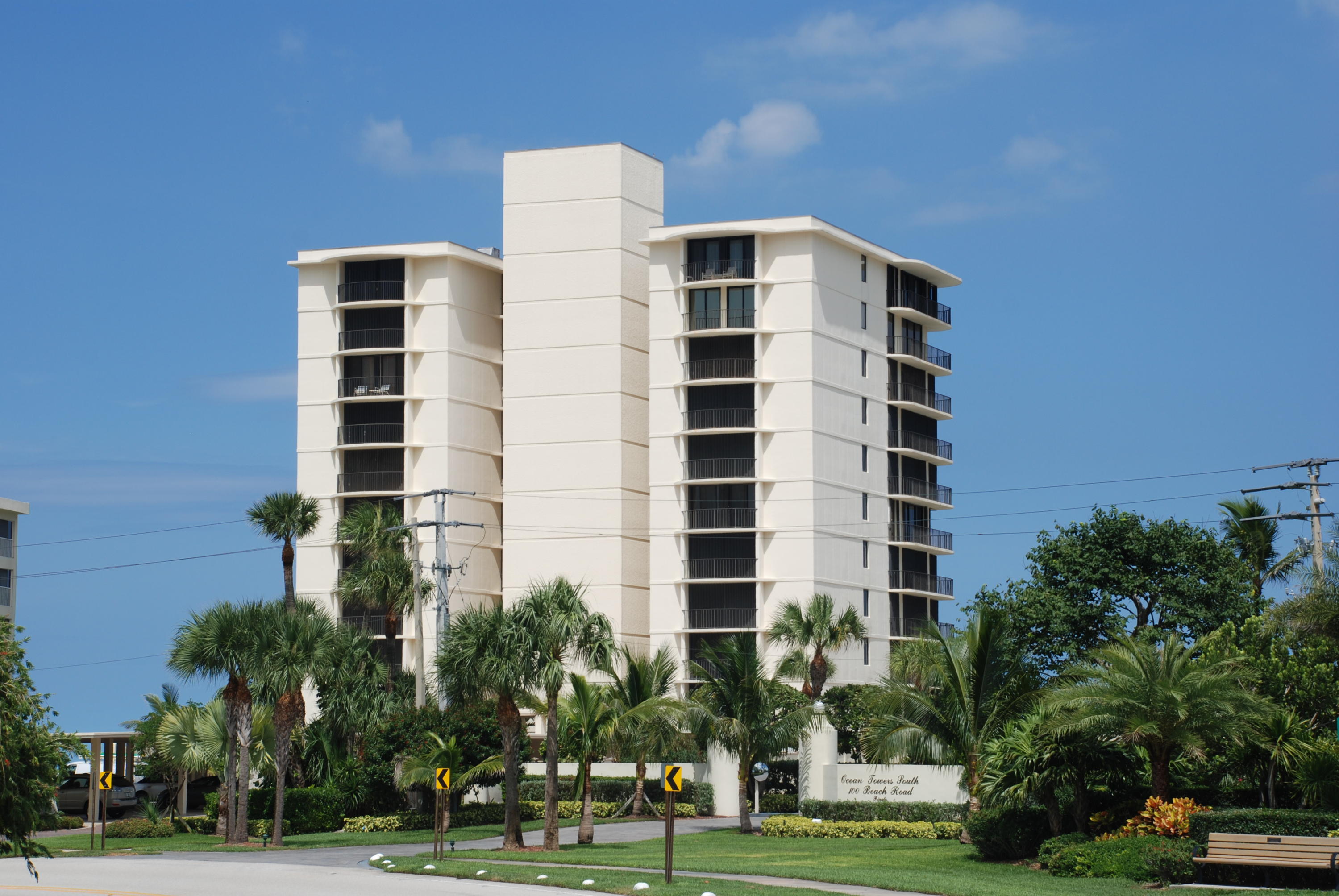 200 South Beach Road, Unit 102 Tequesta, FL 33469 - Photo 3 of 33 #2 200 Tequesta Towers