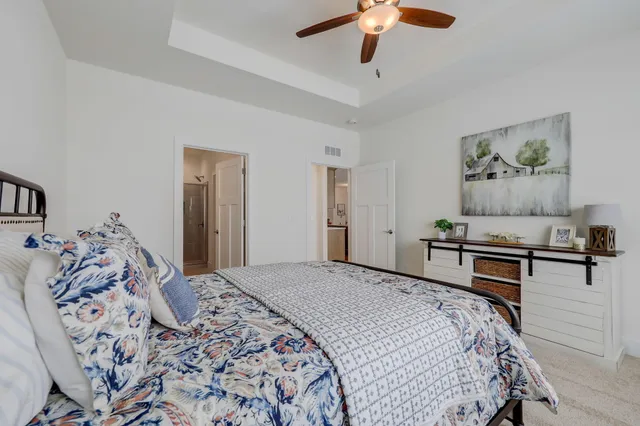 $549,900 | 847 Stirling Drive, Unit BLDG 23 45, Oconomowoc, WI 53066