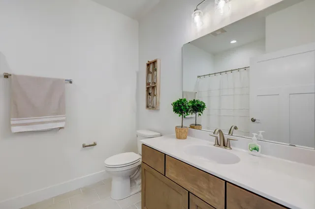 $549,900 | 847 Stirling Drive, Unit BLDG 23 45, Oconomowoc, WI 53066