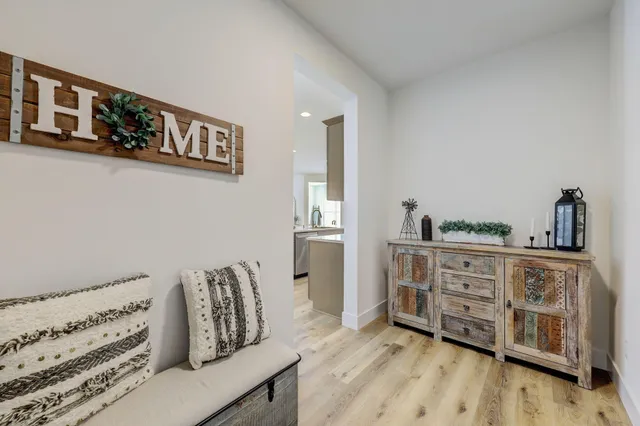 $549,900 | 847 Stirling Drive, Unit BLDG 23 45, Oconomowoc, WI 53066