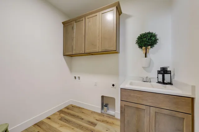 $549,900 | 847 Stirling Drive, Unit BLDG 23 45, Oconomowoc, WI 53066