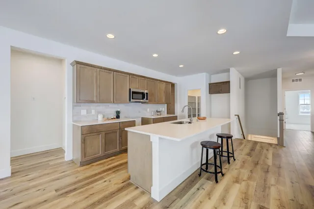 $549,900 | 847 Stirling Drive, Unit BLDG 23 45, Oconomowoc, WI 53066