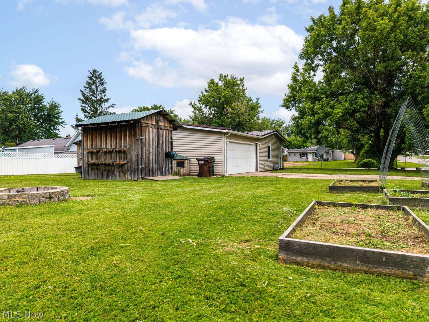 35325 W Road Grafton, OH 44044 - Photo 4 of 20