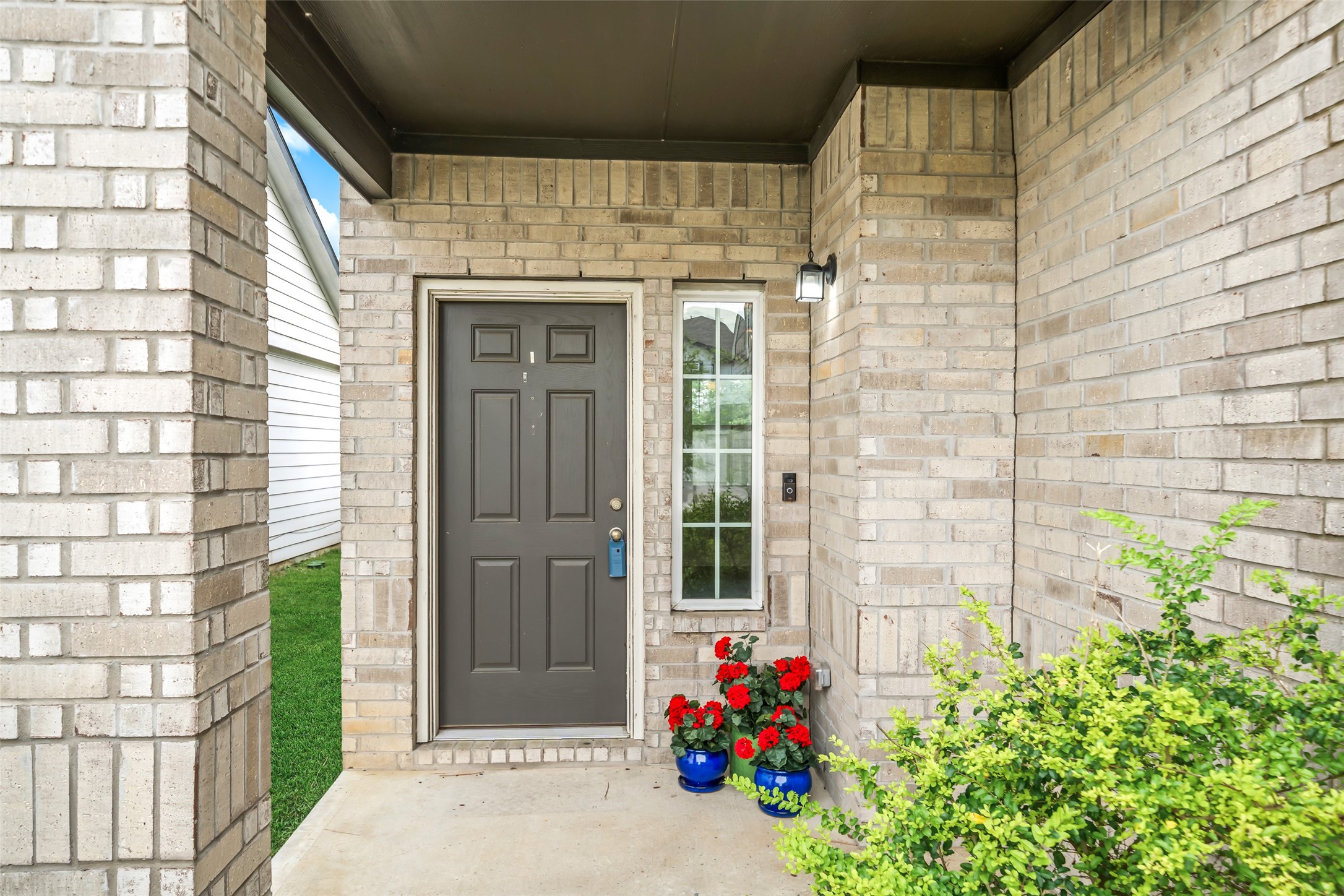 3628 Cub Drive Conroe, TX 77301 - Photo 3 of 32 Move-in Ready! Let's take a look...
