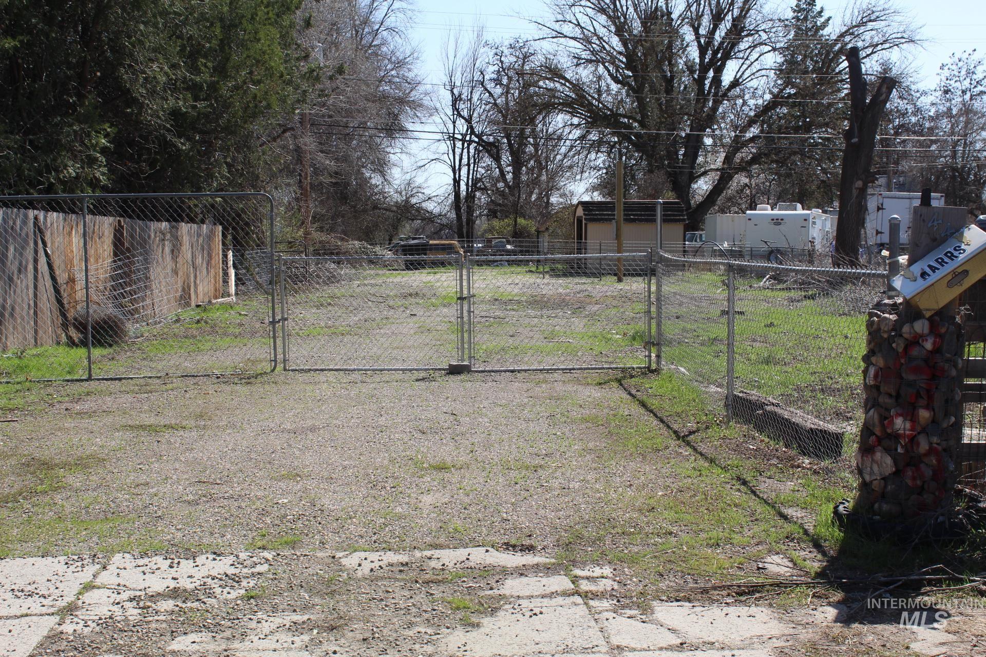 449 East Commercial Street Weiser, ID 83672 - Photo 4 of 9