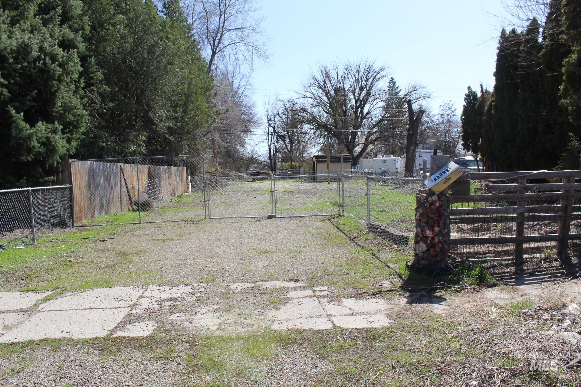 449 East Commercial Street Weiser, ID 83672 - Photo 6 of 9