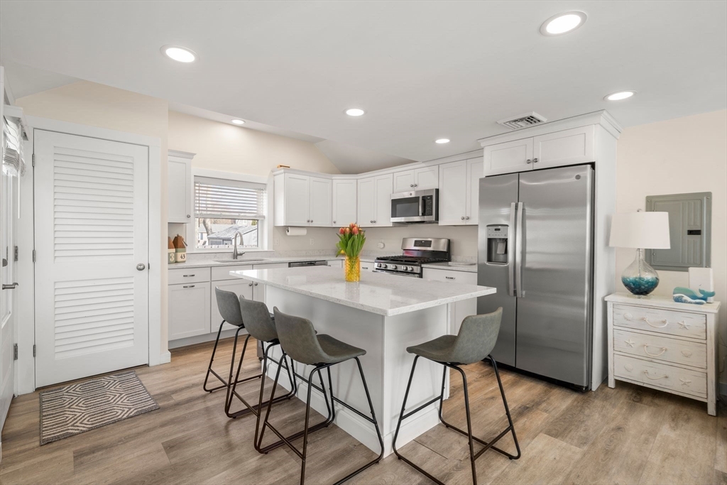 104 Hartford Road Marshfield, MA 02050 - Photo 14 of 37