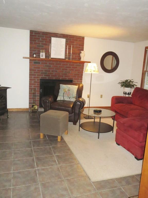 17 Wadsworth Farm Road Franklin, MA 02038 - Photo 9 of 22 Gallery Image 9