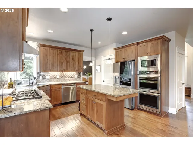 $958,900 | 9361 Northwest Murlea Lane, Portland, OR 97229