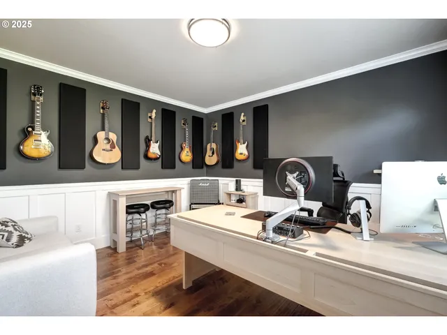 $958,900 | 9361 Northwest Murlea Lane, Portland, OR 97229