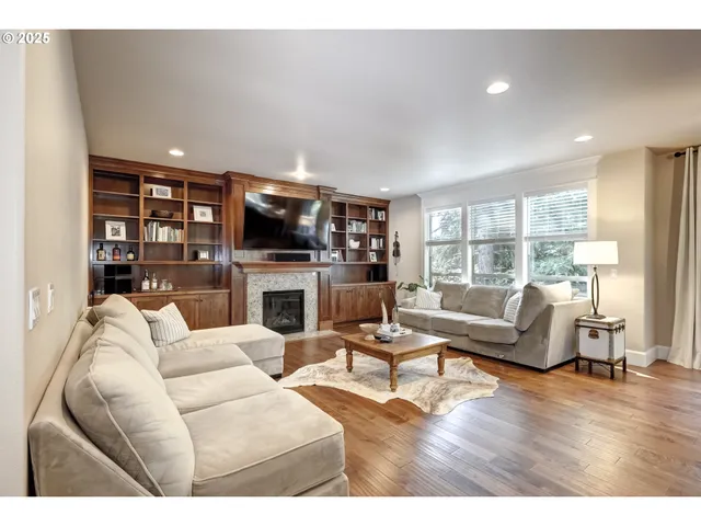 $958,900 | 9361 Northwest Murlea Lane, Portland, OR 97229