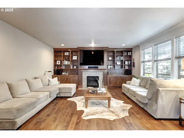 $958,900 | 9361 Northwest Murlea Lane, Portland, OR 97229