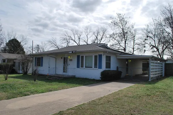 $189,900 | 2604 West Johnson Street, Denison, TX 75020