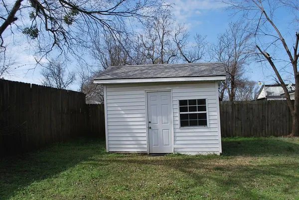 $189,900 | 2604 West Johnson Street, Denison, TX 75020