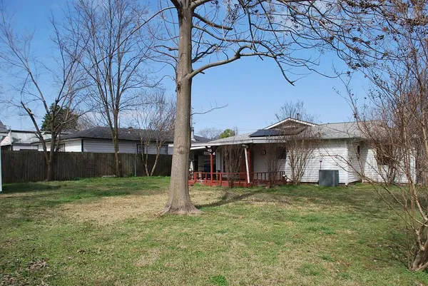 $189,900 | 2604 West Johnson Street, Denison, TX 75020