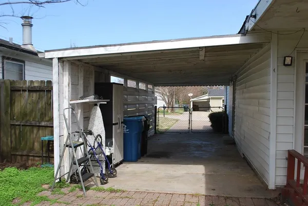 $189,900 | 2604 West Johnson Street, Denison, TX 75020