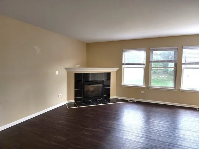 $335,000 | 570 Collier Drive, Antioch, IL 60002