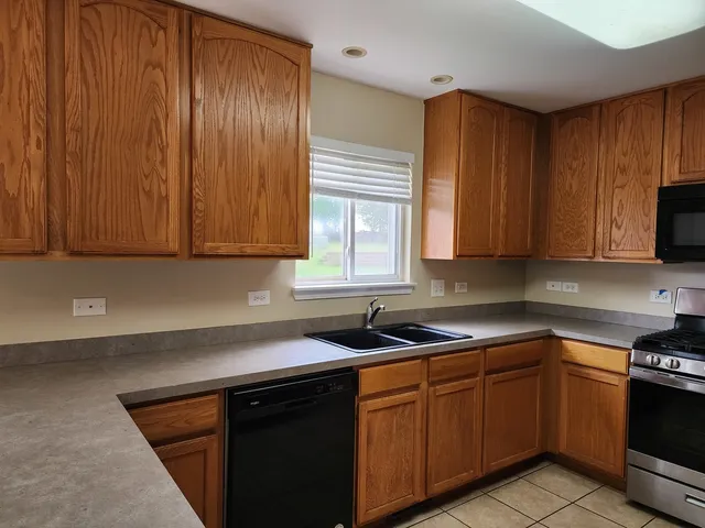 $335,000 | 570 Collier Drive, Antioch, IL 60002