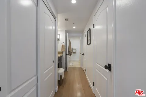 $1,149,000 | 11690 Montana Avenue, Unit 201, Los Angeles, CA 90049