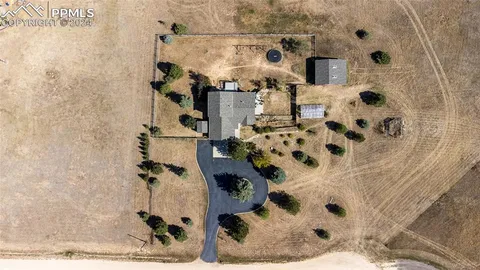 a view of a terrace with sky view