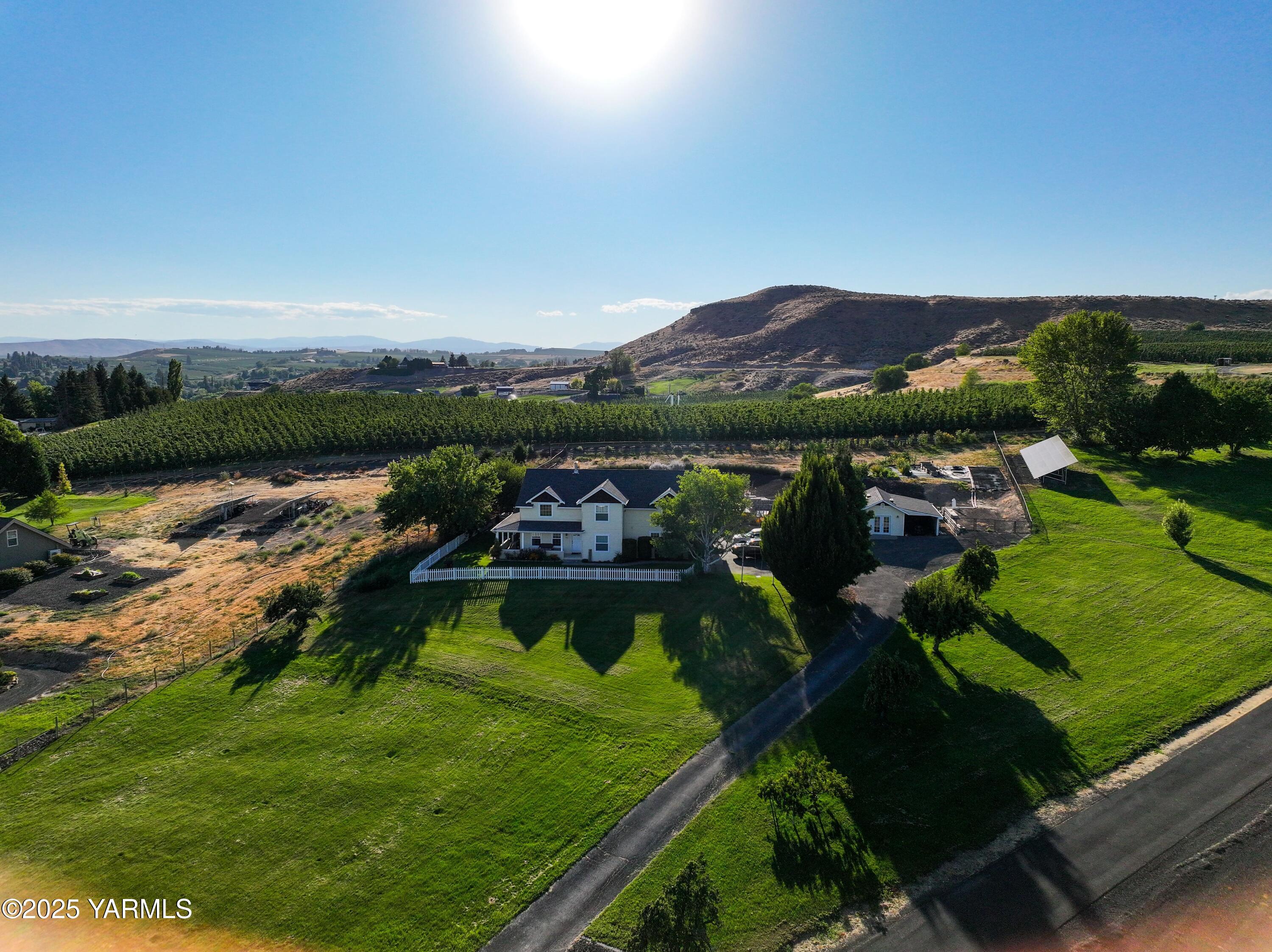 620 Tibbling Road Selah, WA 98942 - Photo 2 of 60 a view of lake