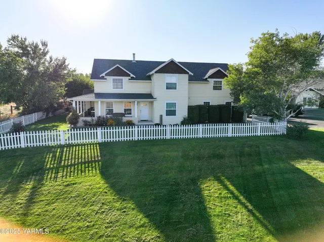 $800,000 | 620 Tibbling Road, Selah, WA 98942