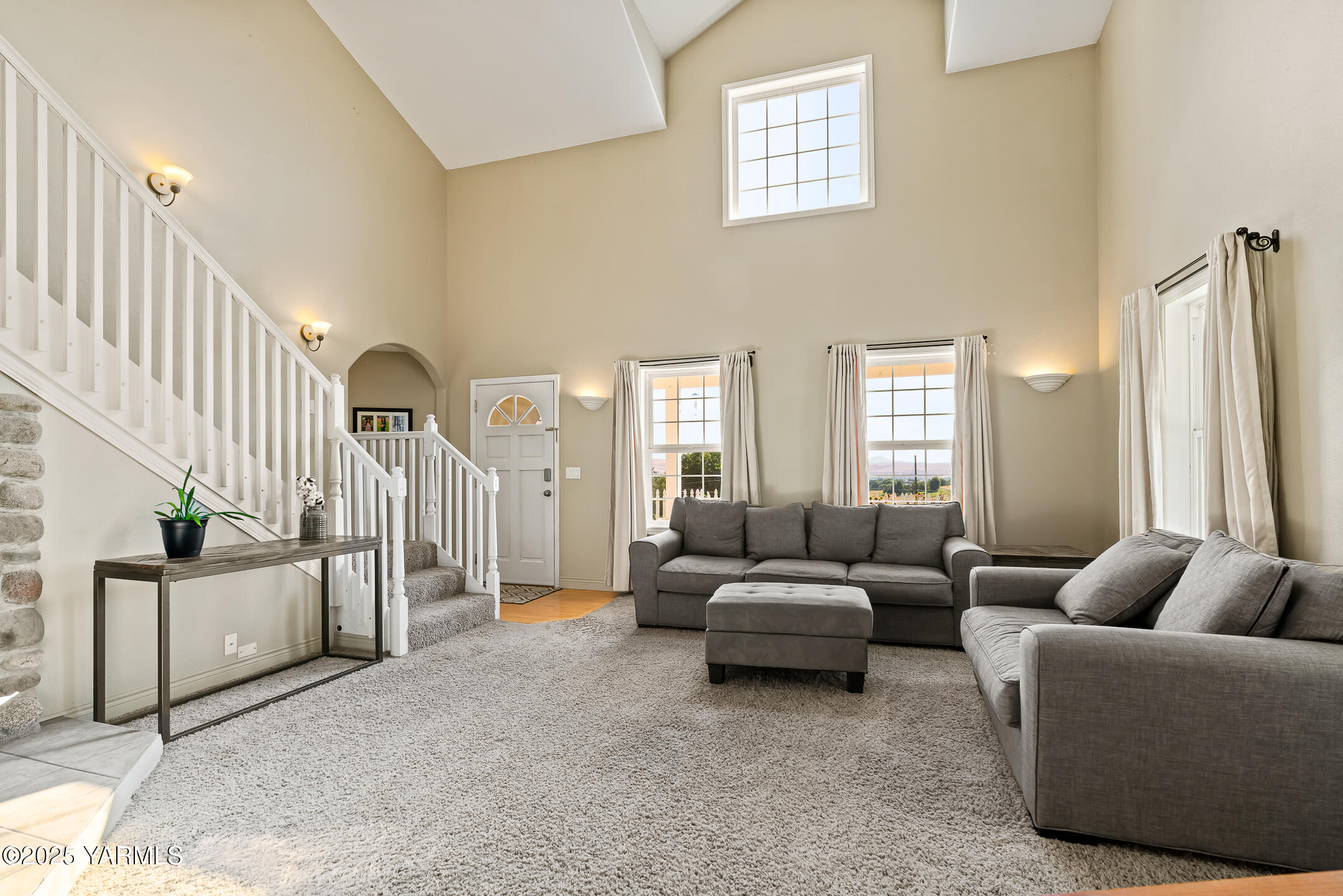 620 Tibbling Road Selah, WA 98942 - Photo 10 of 60 a living room with furniture and a couch