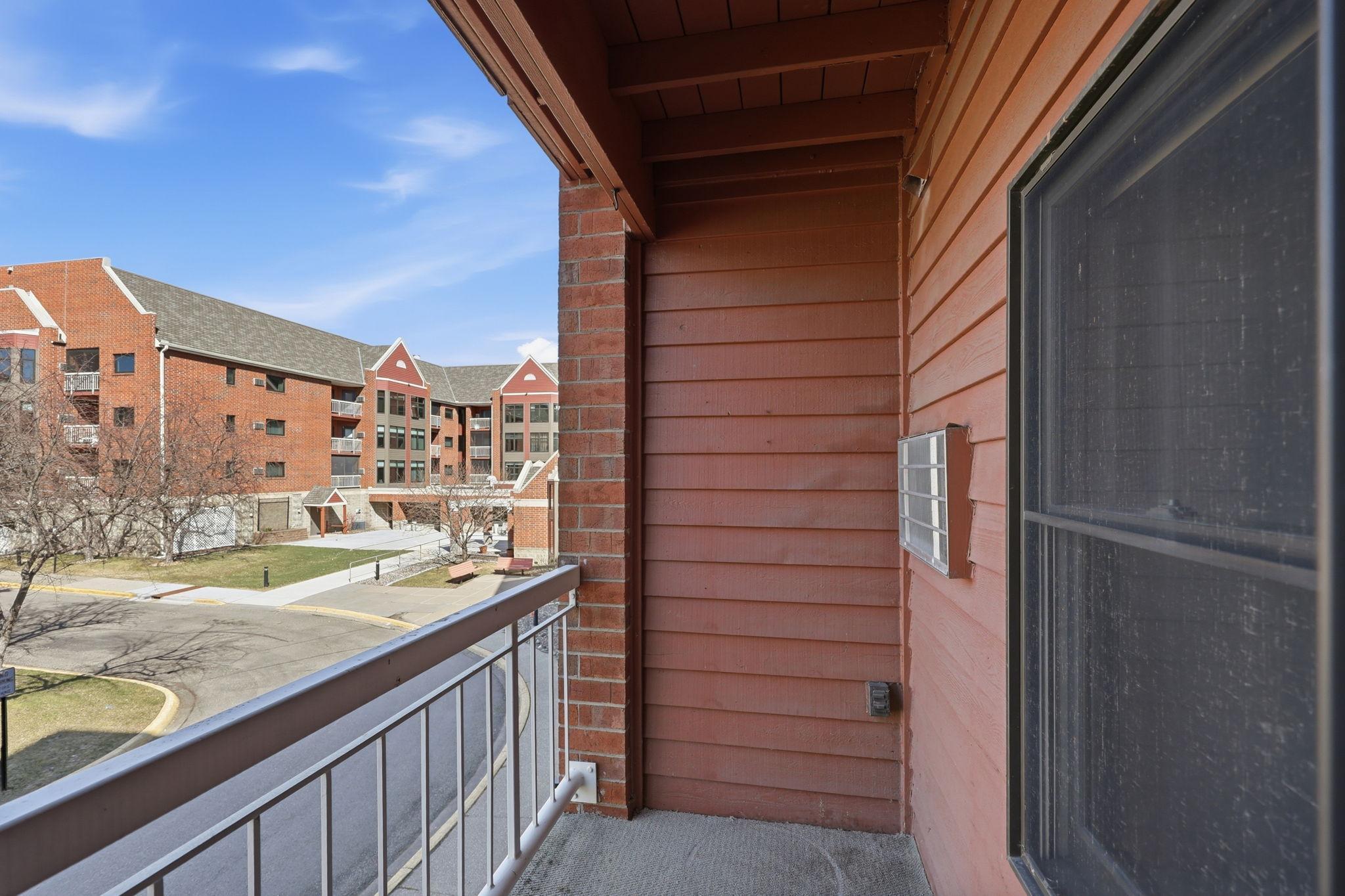 500 County B Road West, Unit 103 St. Paul, MN 55113 - Photo 14 of 41