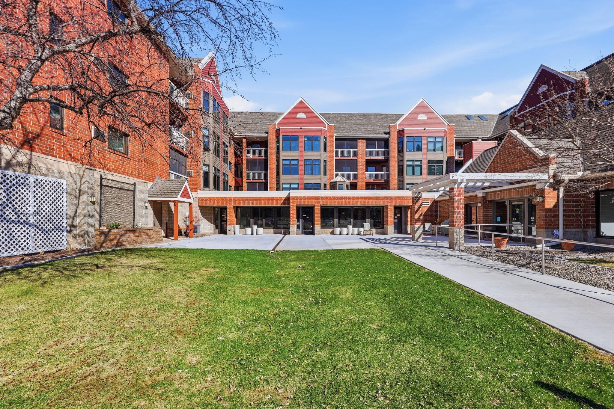 500 County B Road West, Unit 103 St. Paul, MN 55113 - Photo 2 of 41